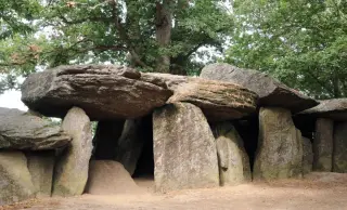 Paris-Area Megalithic Tomb Reveals 5,000-Year Population Turnover