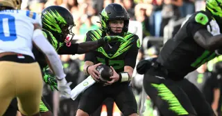 Oregon to Start Walk-On Brock Thomas Against Nebraska After Raiola’s Poor Showing