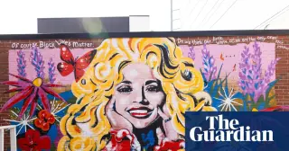 Governor backs renaming Nashville airport to honor Dolly Parton