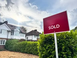 Housing Market Shift: Sellers Lead Concession Surge as Rates Soar
