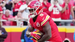 Chiefs Stay Undefeated at 5-0 Behind Walker's Dominance, Despite Sloppy Execution Against Chargers
