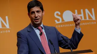 Warsh Fed Nomination Delayed as Paperwork Holds Up Hearing
