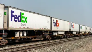 Midday Movers Spotlight: SMCI, CBRL, HOOD, FDXF Lead The Charge