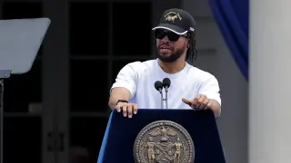 Jalen Brunson to Host SNL Season 52 Premiere with Katseye