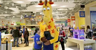 Toys ‘R’ Us Expands U.S. Footprint With 120 New Stores for Holidays