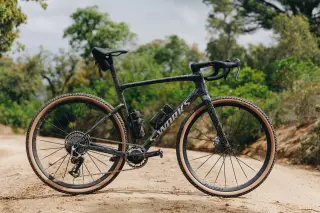 Specialized Crux 5 pivots to aero gravel with lighter builds and new geometry