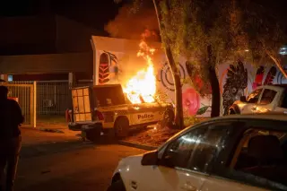 Anger boils outside Alice Springs hospital after young girl's death