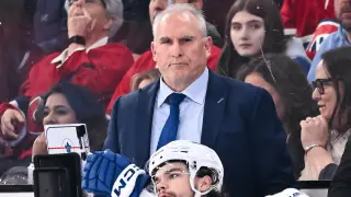 Leafs fire Berube, launch broad coaching search