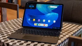 Amazon’s New Alexa Tablet 12 Pro Offers Premium Hardware but Suffers from Android Limitations