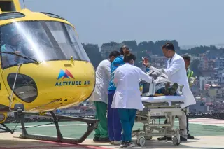 Everest Sherpa Rescued Alive After Weeklong Disappearance