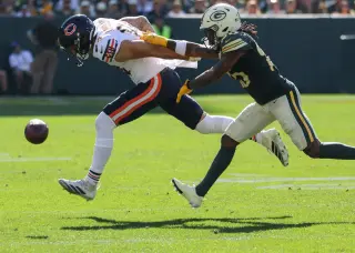 Bears Collapse at Lambeau as Packers Force Five Turnovers in 31-7 Rout