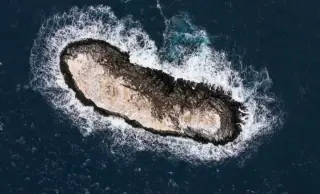 Storm-Struck Antarctic Mission Uncovers Uncharted Island in the Weddell Sea