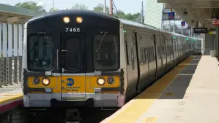 Five-Union Strike Brings LIRR to a Halt