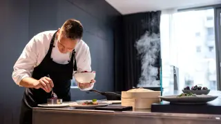 Ultra-wealthy chase Michelin-starred convenience with record private-staff salaries
