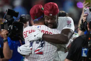 Walker Captures Home Run Derby Crown in Philadelphia