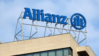 Allianz inks SGD 2.7B deal to acquire HSBC Singapore life unit with 15-year distribution pact