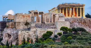 Stabbing near Athens Acropolis injures two tourists, attacker detained