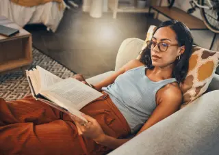 Reading for Pleasure Linked to Lower Stress and Slower Brain Aging