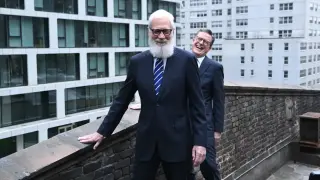 Letterman and Colbert Mark Late Show’s End With Rooftop Furniture Throw
