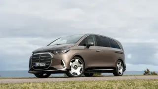 Mercedes-Benz VLE: The 8K Living-Room-On-Wheels Redefining Luxury Vans