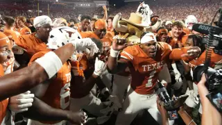 Texas surges to No. 1 after dramatic comeback against Ohio State