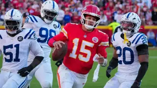 Chiefs Seek 2-0 Start in Sunday Night Showdown at Colts