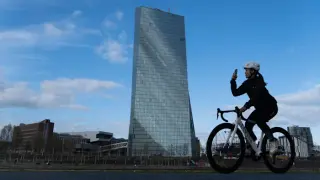 ECB Warns US Tech Slump Could Jeopardize Eurozone Stability