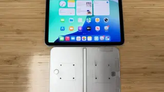 New Apple CEO Positioned Behind a $2,000 Foldable iPhone