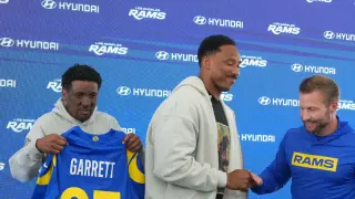 Myles Garrett inks five-year Rams contract with big guarantees