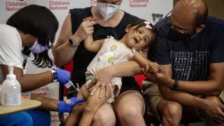 CDC delays free COVID shots for low-income children as respiratory season begins