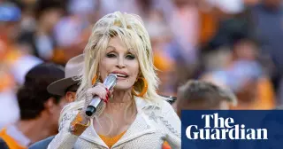 Tennessee Pays Dolly Parton Tribute With Helmet Sticker for 2026 Season