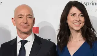 MacKenzie Scott's Novel Bypasses Amazon, Sparking Debate Over Publishing Strategy