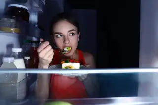 Late-Night Snacking Linked to 20-30% Higher Liver Disease Risk