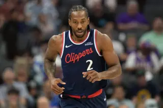 Kawhi Leonard Trade to Raptors Nears Finalization, Extension Talks Underway