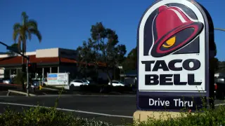 Taco Bell runs $1 Mexican Pizza promo for one day amid lettuce-related outbreak concerns