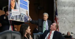 Schmitt’s ‘Gotcha’ Fails as Klobuchar Corrects Hawks/Hawkeyes Mix-Up
