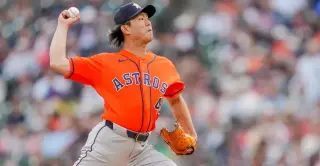 Astros and White Sox Set for Wild Card Clash with Bullpen-Heavy Game 1 Plans