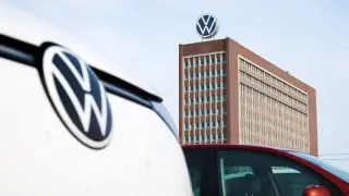 VW Restructuring Cuts 100,000 Jobs; BMW Recall Expands, and Auto Makers Push US-China Vehicle Ban