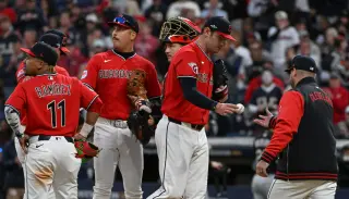 White Sox Take 2-0 ALDS Lead Over Guardians Behind Burke's Gem