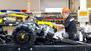 Geely’s 4.5-Minute Charge Challenges CATL’s Dominance in Chinese EV Market
