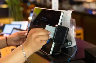 Federal preemption blocks Illinois swipe-fee ban, reshaping banking rules