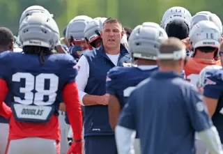 Patriots beef up roster with 10 new faces as Vrabel speeds onboarding
