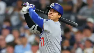 Dodgers' Ohtani sidelined indefinitely amid knee irritation; return date unclear