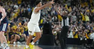 Cadeau and Thiam Lead Michigan Past Oregon State in 98-93 Exhibition