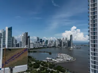 Magnitude 7.7 quake strikes southern Panama, triggering tsunami alerts and widespread damage