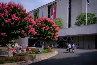 Trump orders warning signs at Smithsonian over history narrative