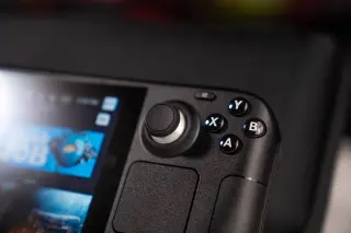 Valve begins sunsetting LCD Steam Deck batteries, pushing repairs to aftermarket options