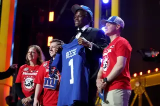 Giants land elite edge in Round 1 as Arvell Reese earns an A-plus