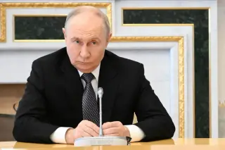 Putin Declares Readiness for European War While Defending Nordic Diplomatic Outreach