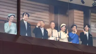 Japan's throne dilemma: should women ever become emperor?